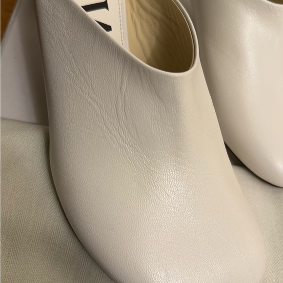 NIB Loewe Toy Mule White 39 - Picture 9 of 9